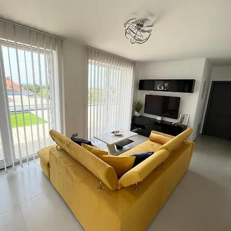 Napfeny Terasz 公寓 沃尼奥尔茨沃什海吉